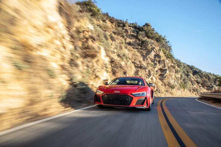  Audi R8 V10 Performance 2019 года  (NA) (фото 38 из 62)